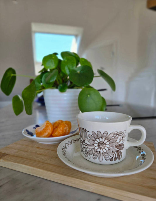 Finnish Flint • Esteri Tomula  • Elina • cup & saucer